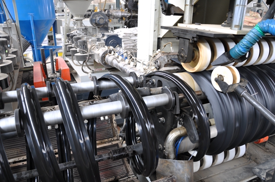 钢带增强聚乙烯（PE）螺旋波纹管 设备 (3)